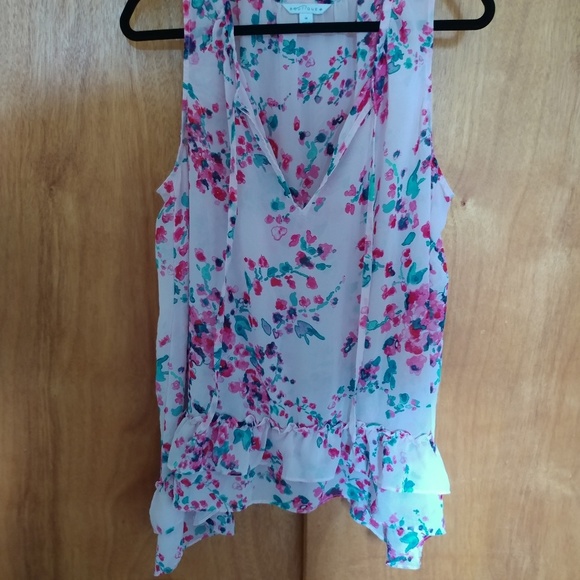 boutiqu+ Tops - Boutique+ 1x floral chiffon tank top